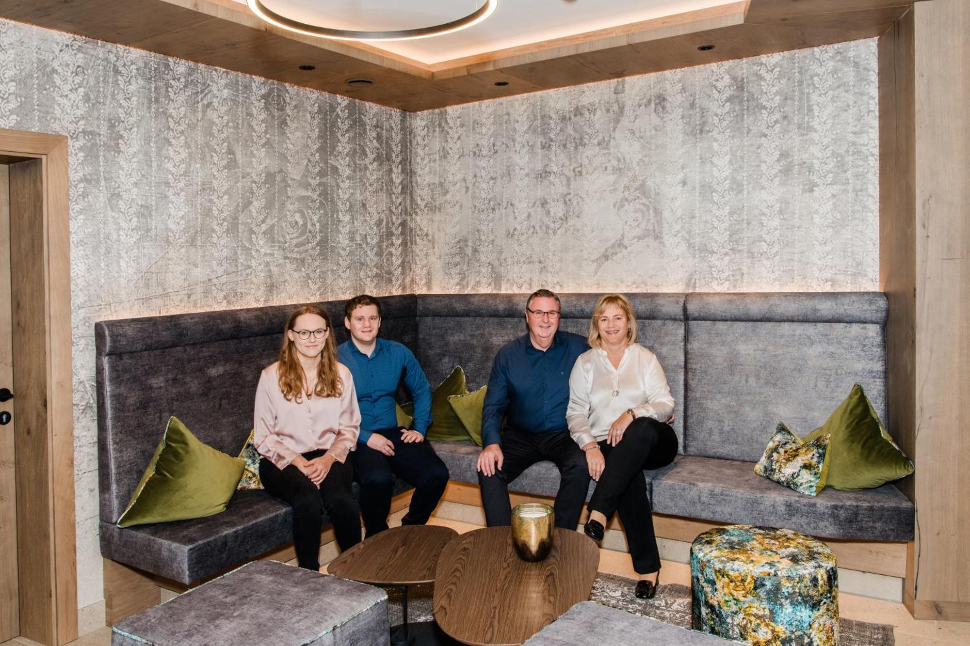 Hotel Gabi Wals-Siezenheim ภายนอก รูปภาพ