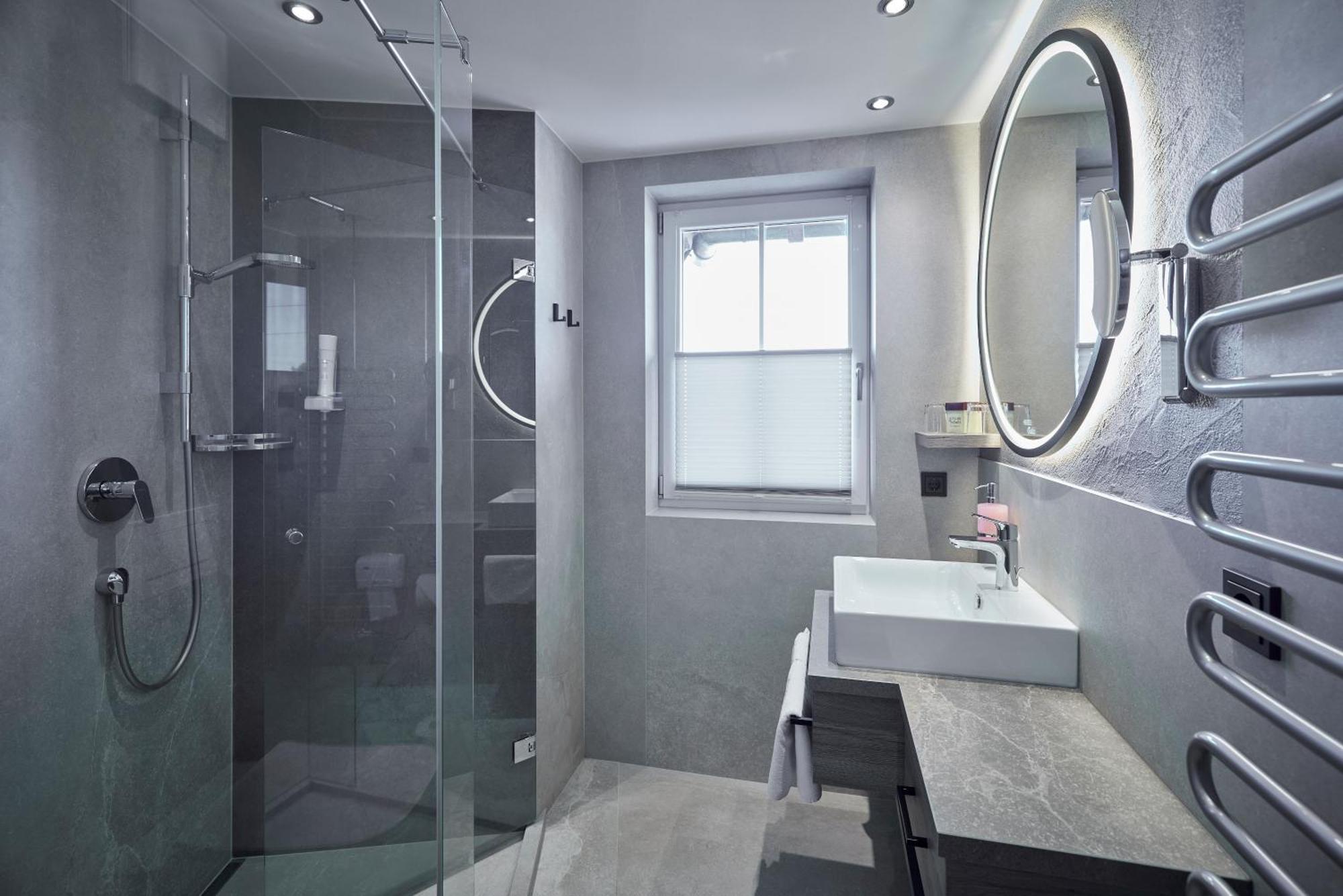 Hotel Gabi Wals-Siezenheim ภายนอก รูปภาพ