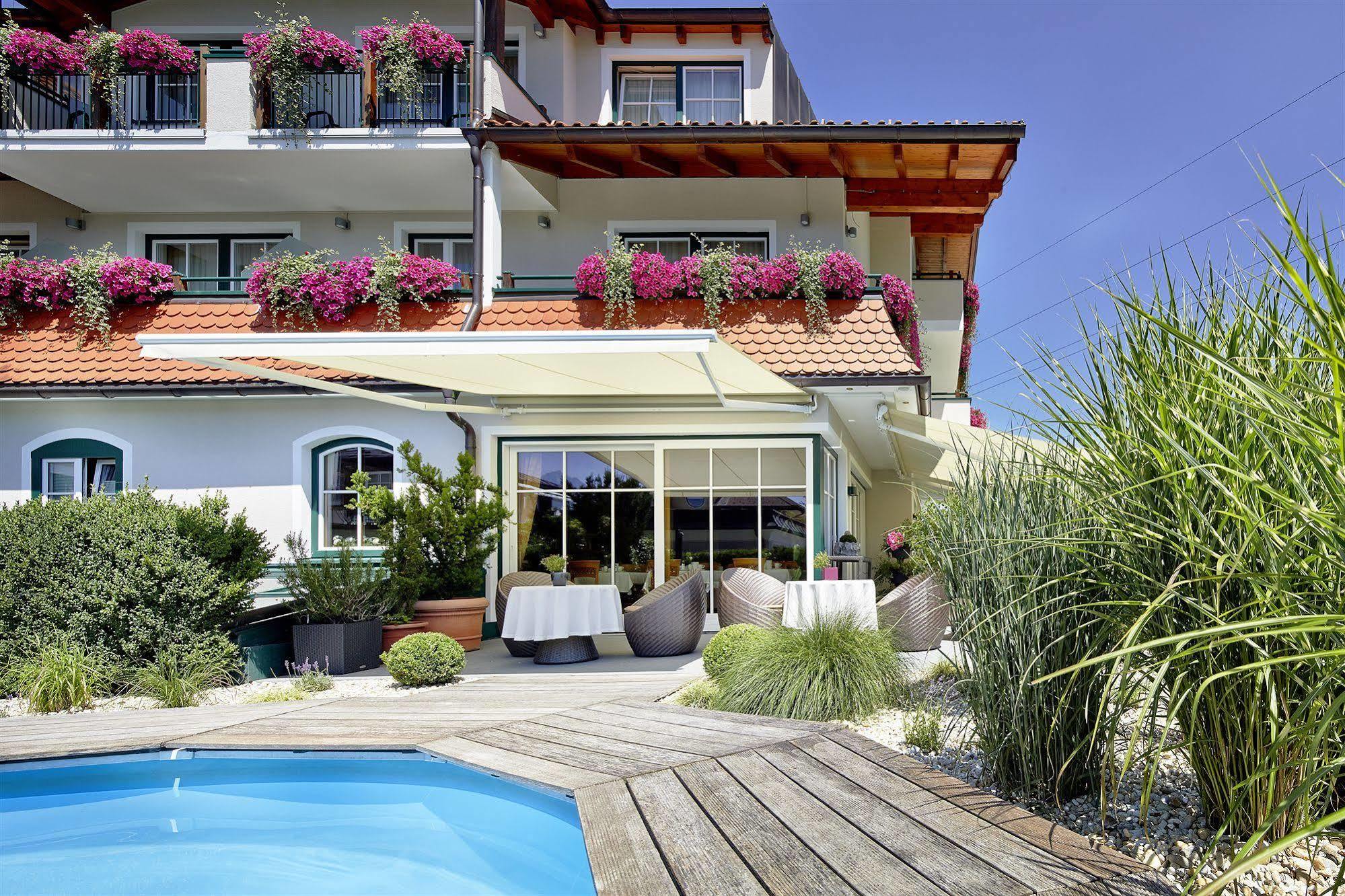 Hotel Gabi Wals-Siezenheim ภายนอก รูปภาพ
